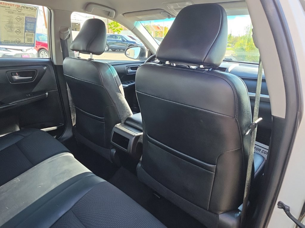 Used 2016 Toyota Camry SE FWD image 16