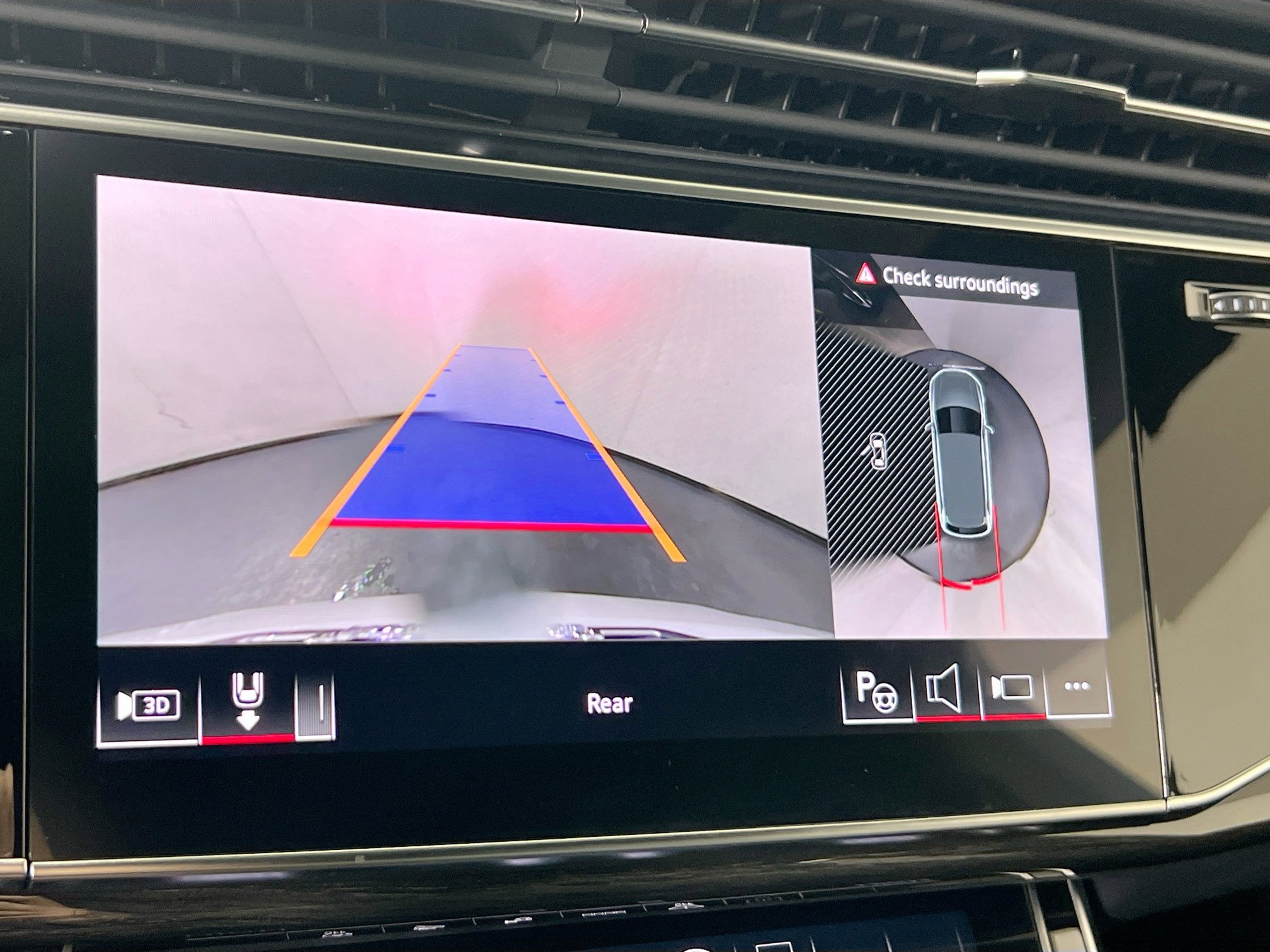 Used 2025 Audi Q7 3.0T Prestige image 14