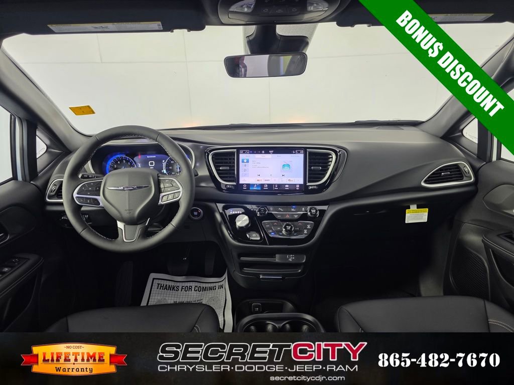 New 2026 Chrysler Voyager LX image 27