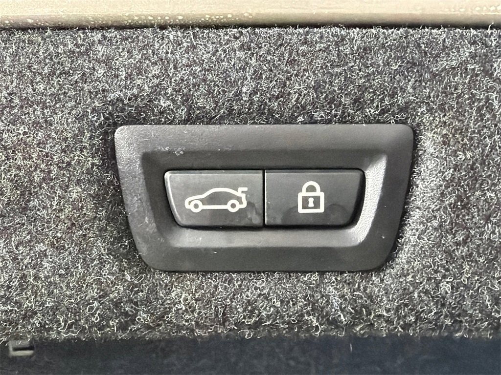 Used 2019 BMW 540i image 21