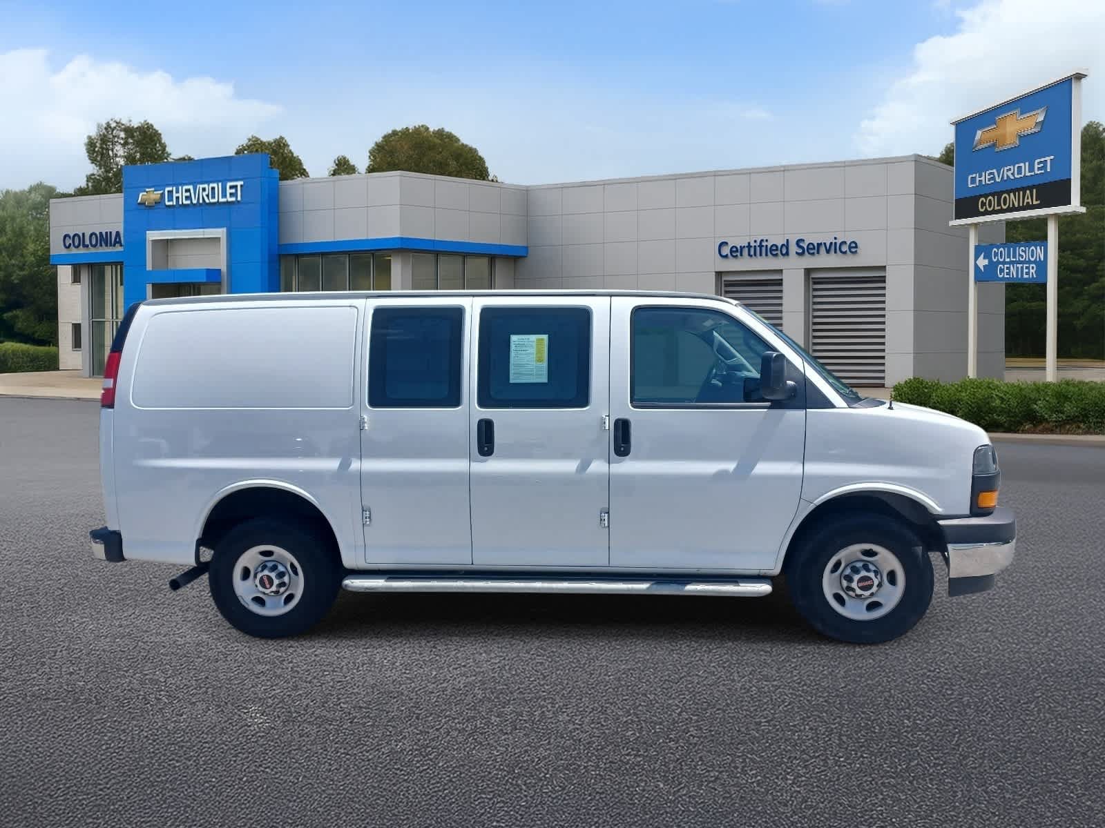 Used 2024 GMC Savana 2500 w/ Driver Convenience Package RWD image 3