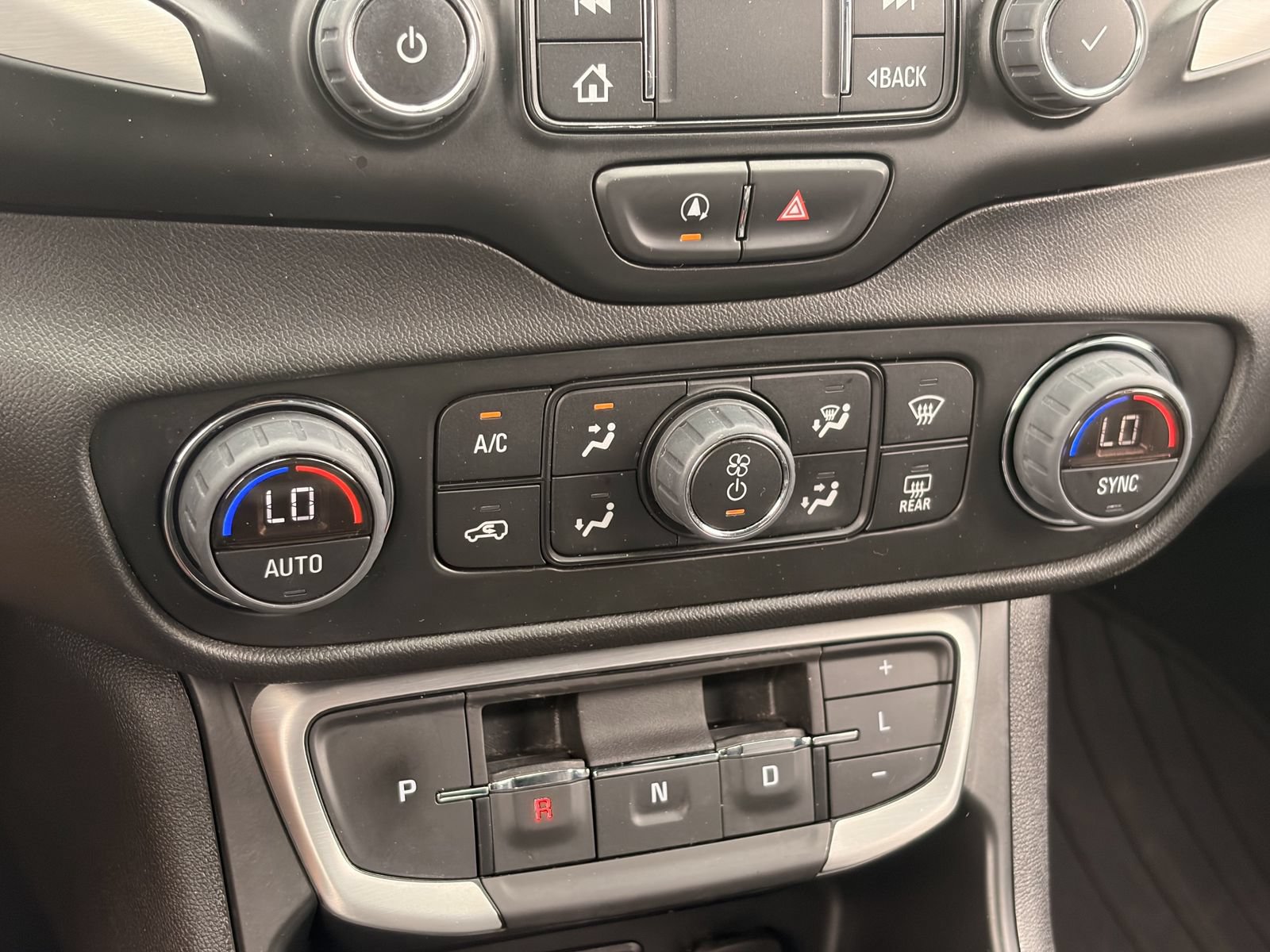 Used 2023 GMC Terrain SLT FWD image 26