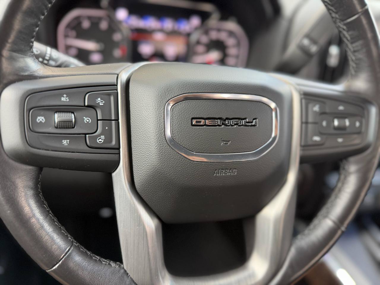 Used 2022 GMC Sierra 2500 Denali w/ Denali Ultimate Package AWD/4WD image 20