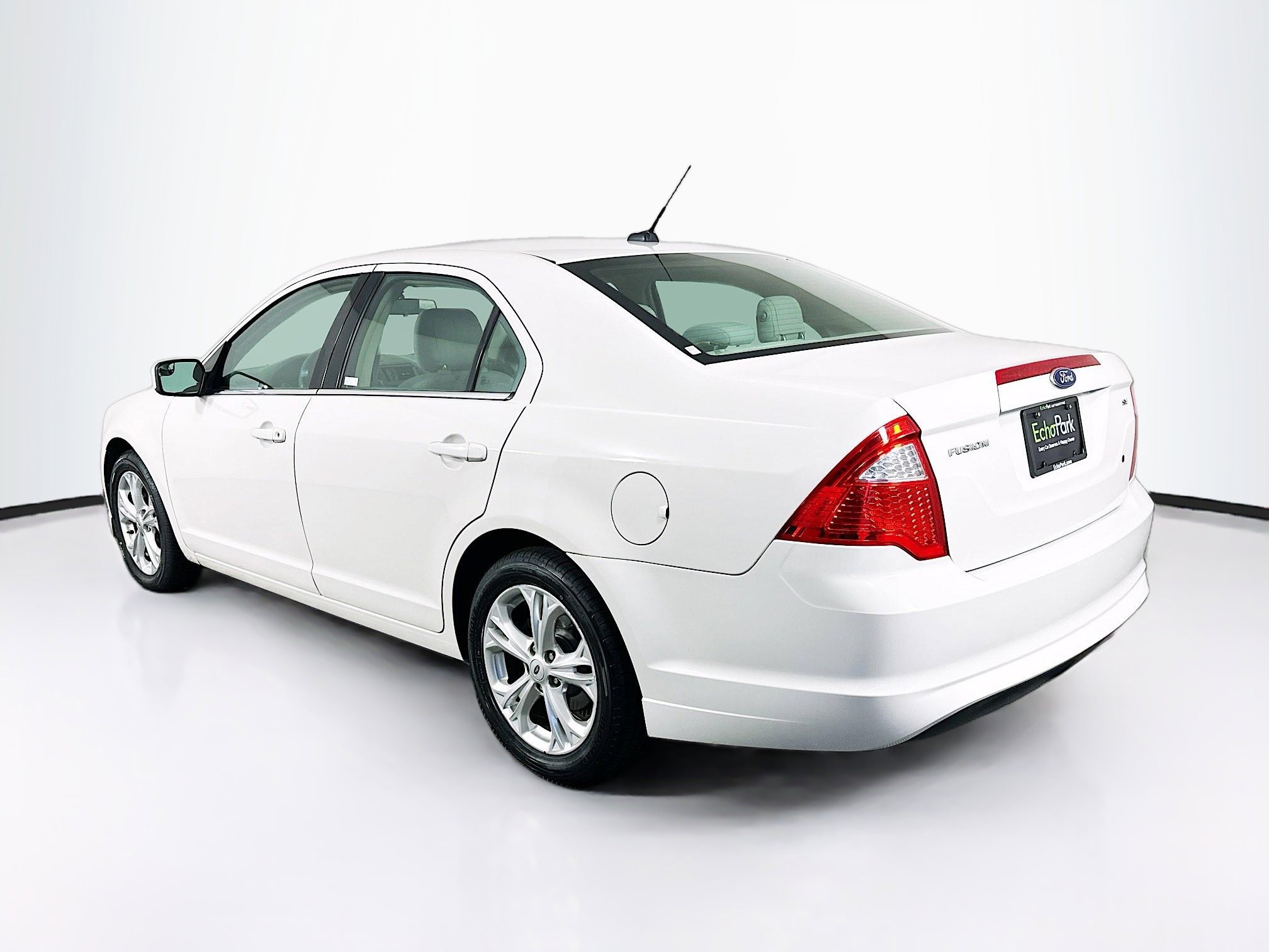 Used 2012 Ford Fusion SE FWD image 5