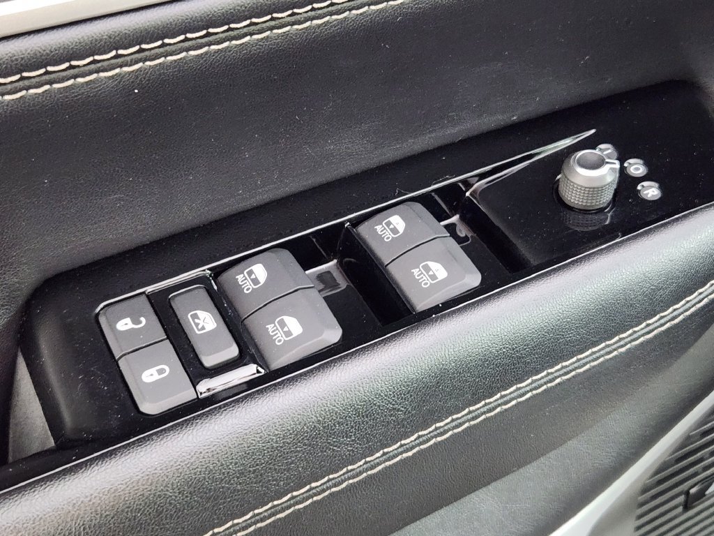 Used 2024 Jeep Wagoneer Series II AWD/4WD image 18