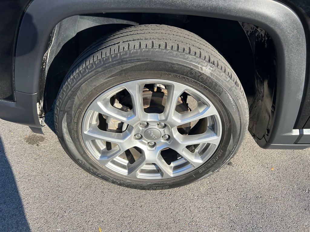 Used 2022 Jeep Compass Latitude image 13