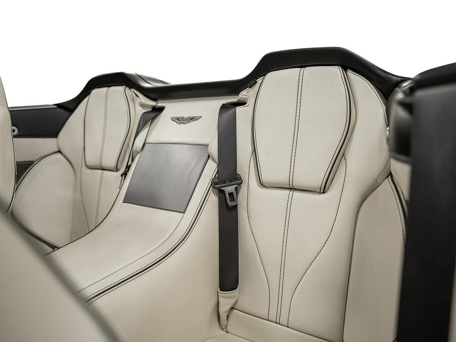 Used 2015 Aston Martin DB9 Volante image 40