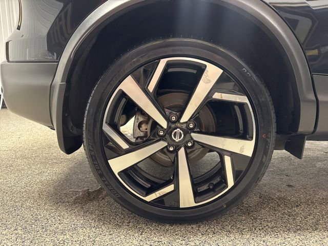 Used 2021 Nissan Rogue Sport SL w/ Premium Package image 23