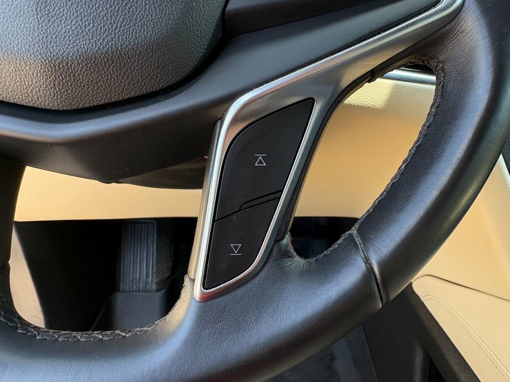 Used 2018 Cadillac XT5 FWD image 16