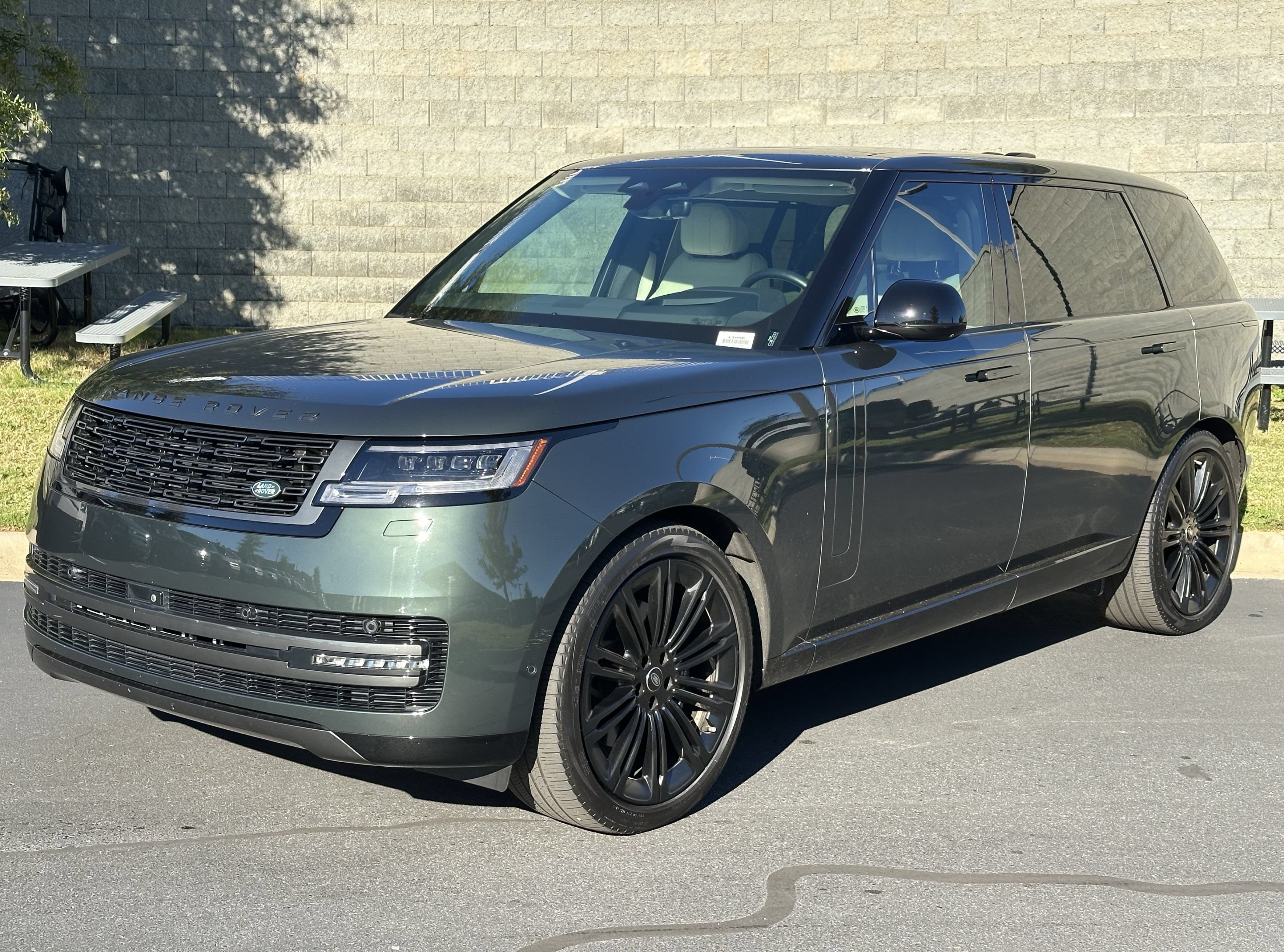 Certified 2024 Land Rover Range Rover Long Wheelbase SE AWD/4WD image 1