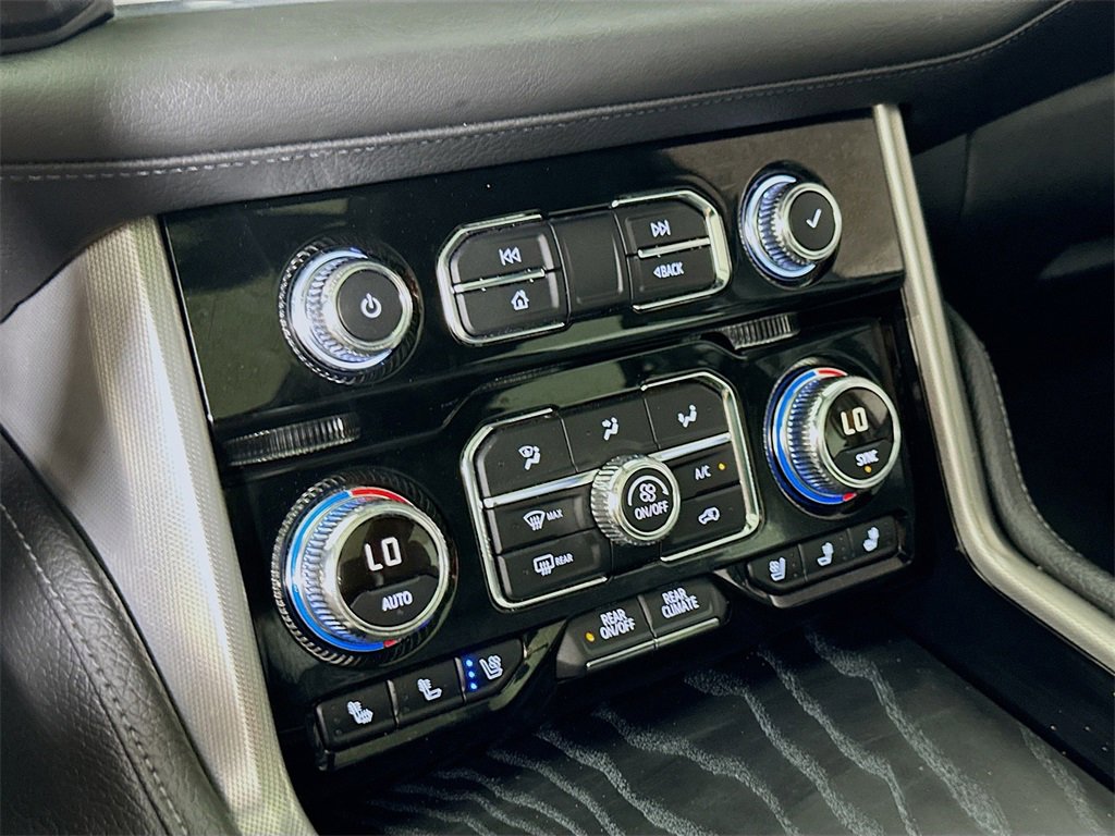 Used 2021 GMC Yukon Denali w/ Denali Premium Package image 27