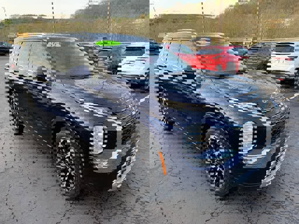 Used 2024 Mitsubishi Outlander SEL AWD/4WD image 6