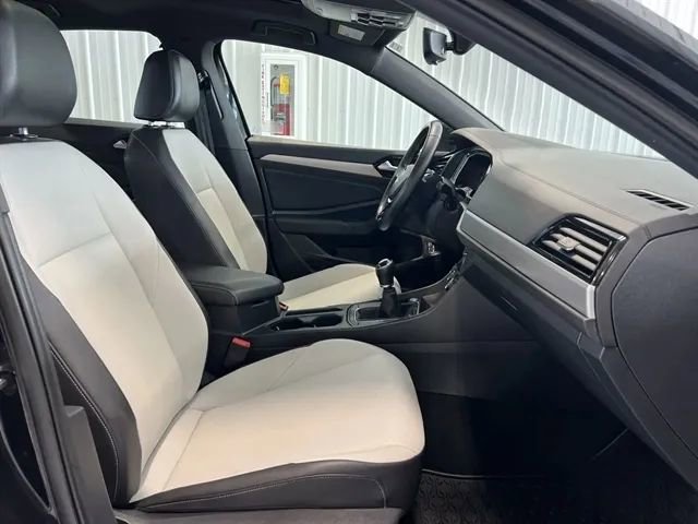 Used 2020 Volkswagen Jetta R-Line w/ R-Line Cold Weather Package FWD image 27