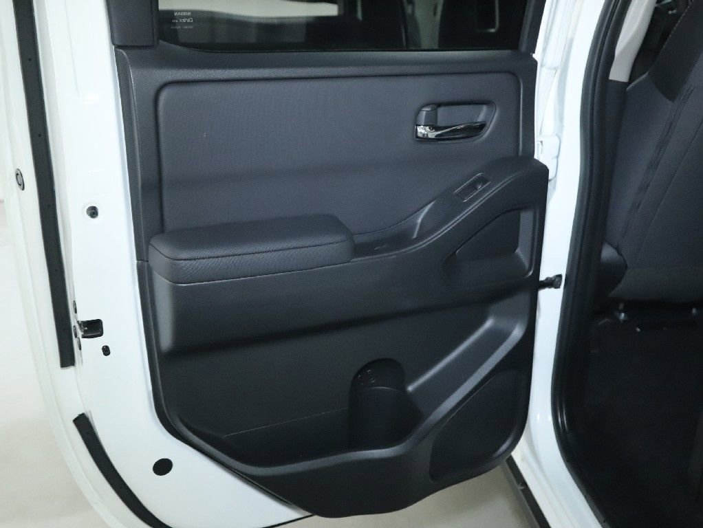 Certified 2024 Nissan Frontier SV w/ Hardbody Edition image 13