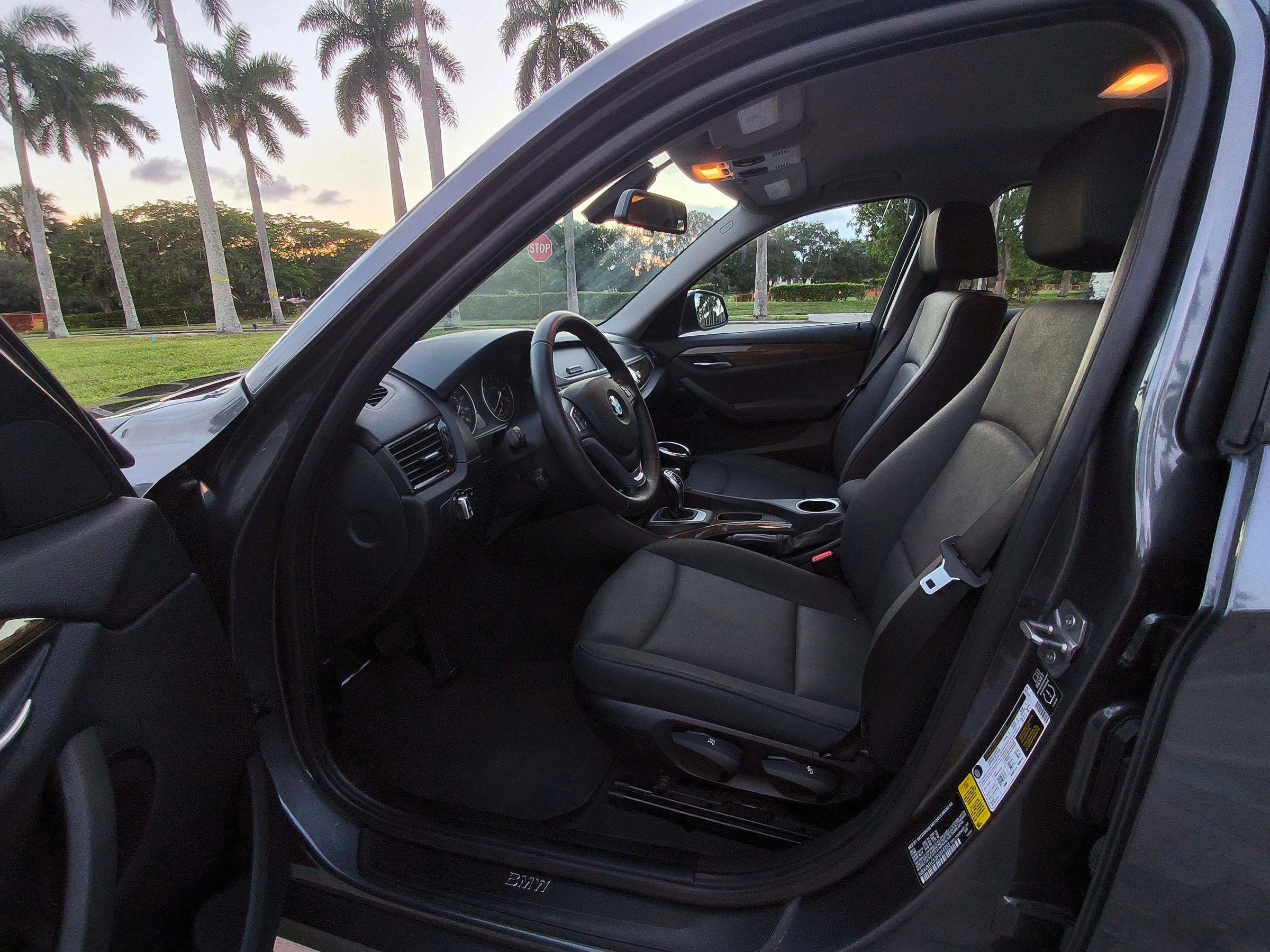 Used 2015 BMW X1 sDrive28i RWD image 5