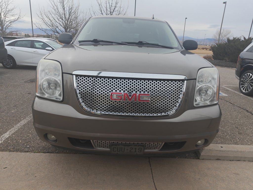 Used 2011 GMC Yukon XL Denali image 2