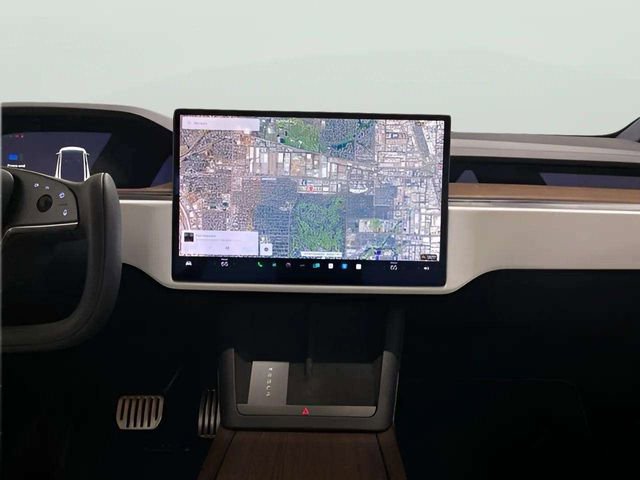 Used 2022 Tesla Model X image 21