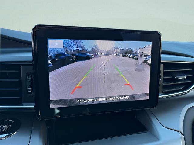 Used 2022 Ford Explorer XLT w/ Equipment Group 202A AWD/4WD image 11