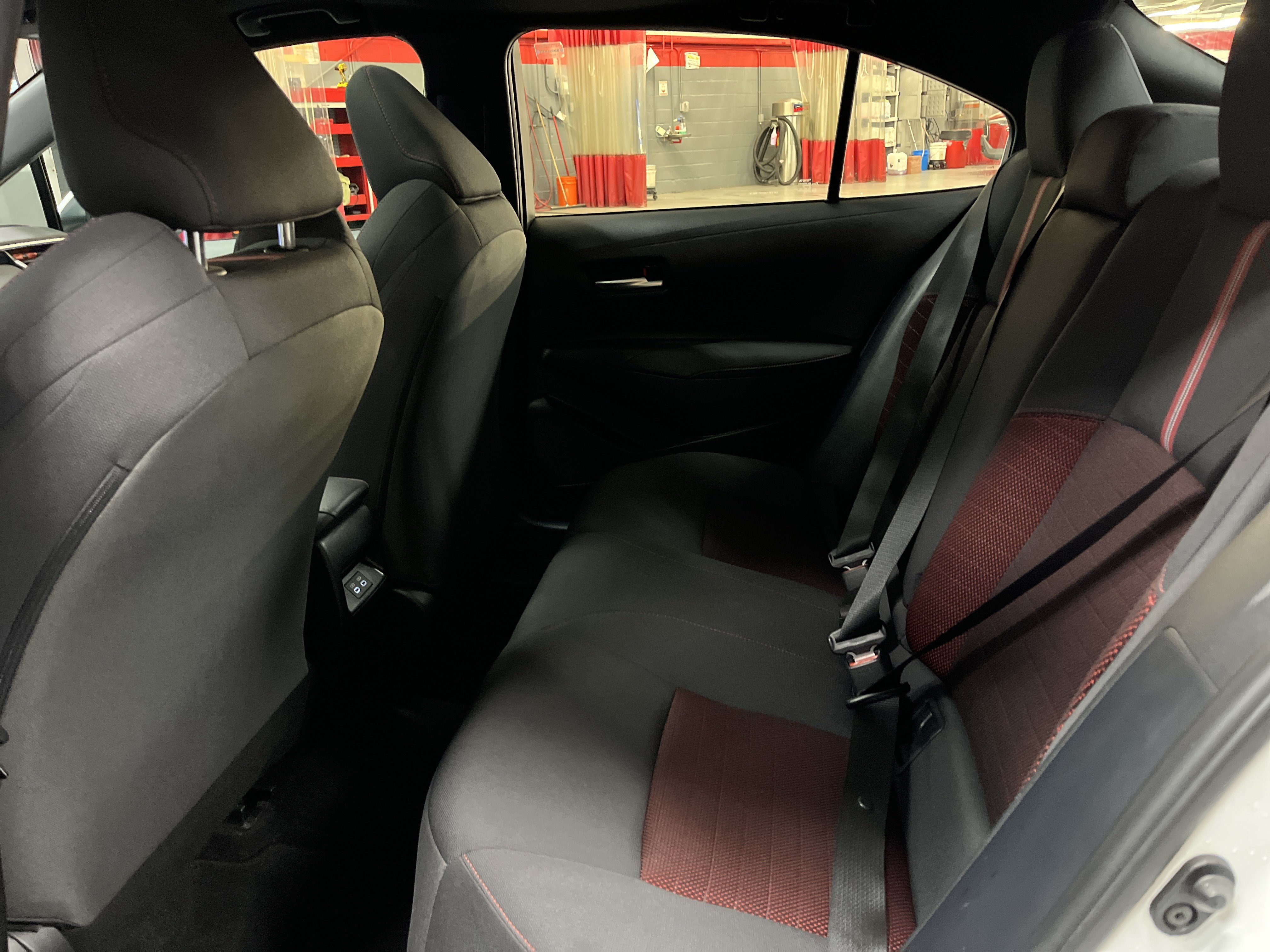 Used 2023 Toyota Corolla SE w/ SE Premium Package FWD image 31