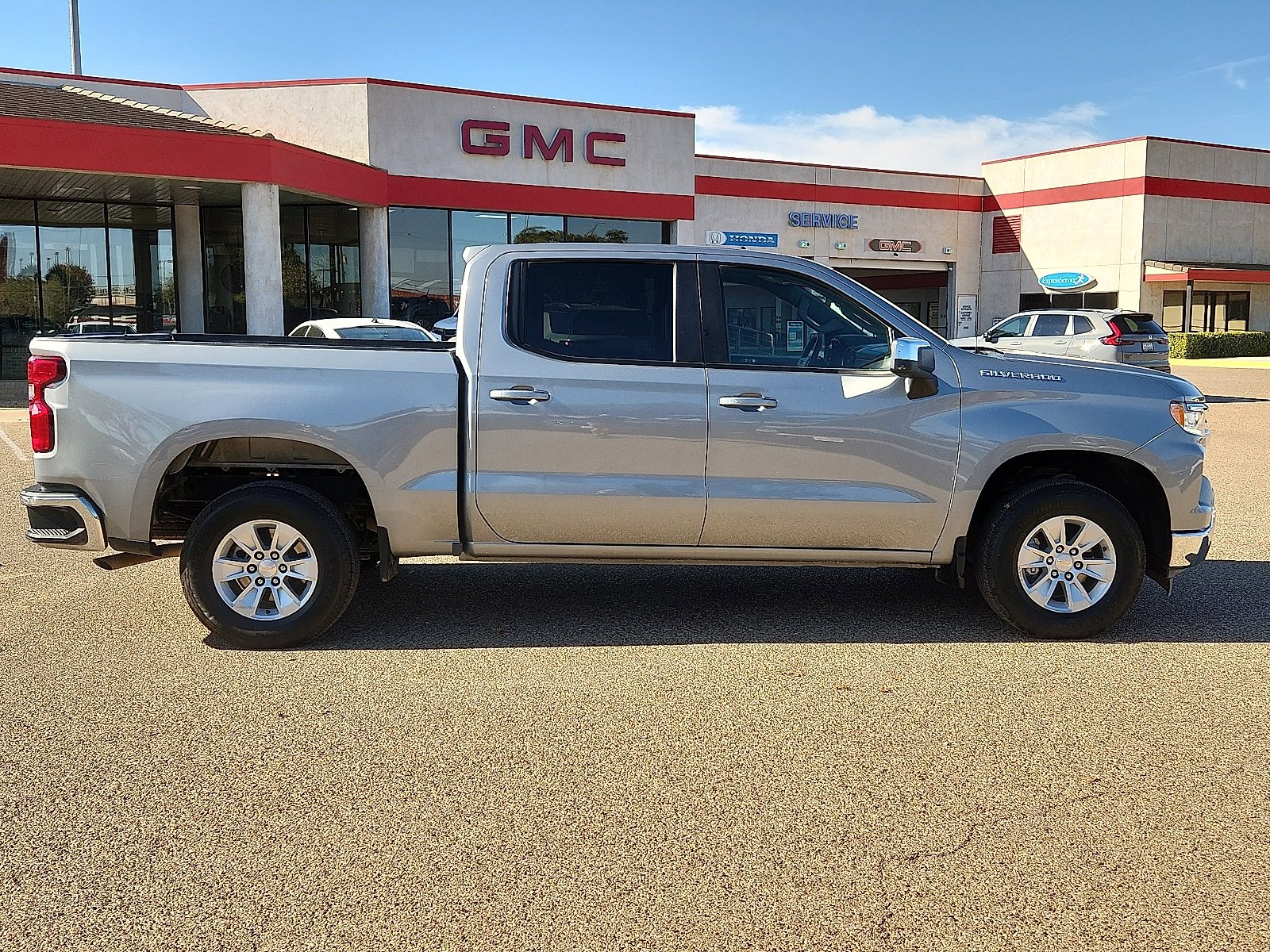Used 2025 Chevrolet Silverado 1500 LT image 5