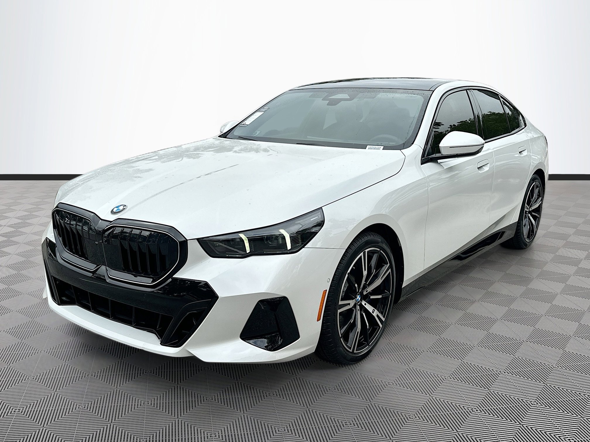 Used 2026 BMW 530i xDrive w/ Executive Package image 3