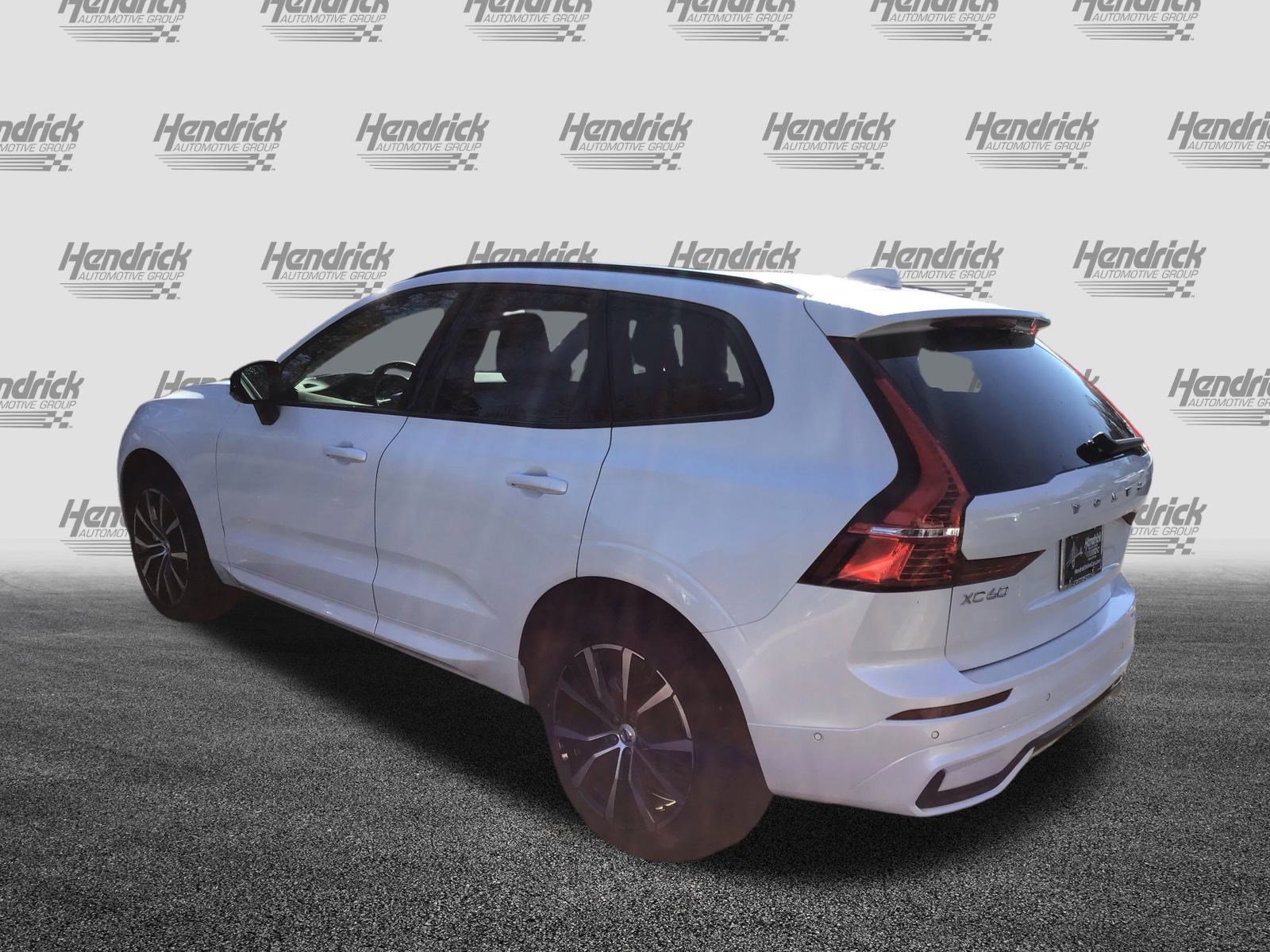 Certified 2025 Volvo XC60 B5 Plus image 8
