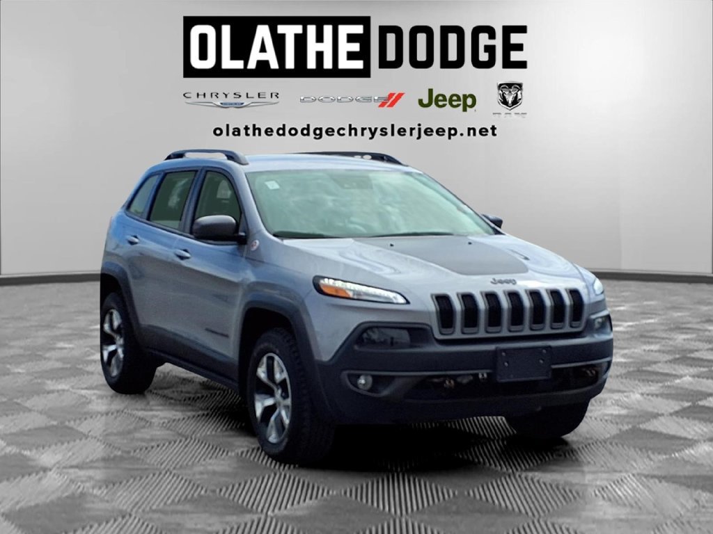 Used 2016 Jeep Cherokee Trailhawk w/ Comfort/Convenience Group AWD/4WD image 33
