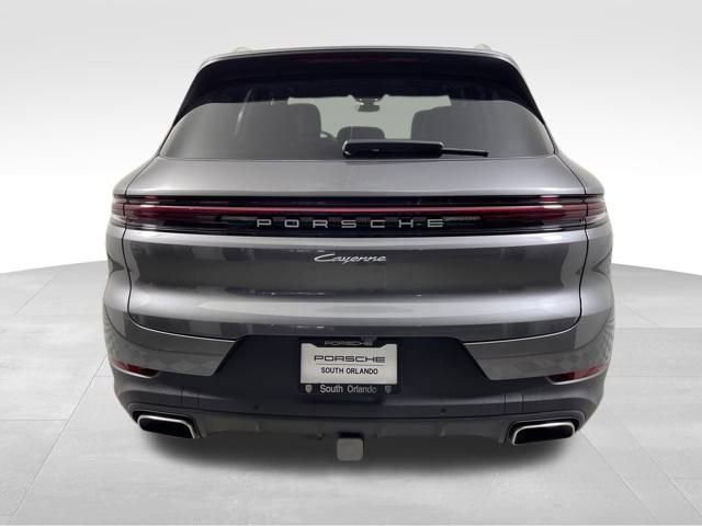 Used 2025 Porsche Cayenne image 6