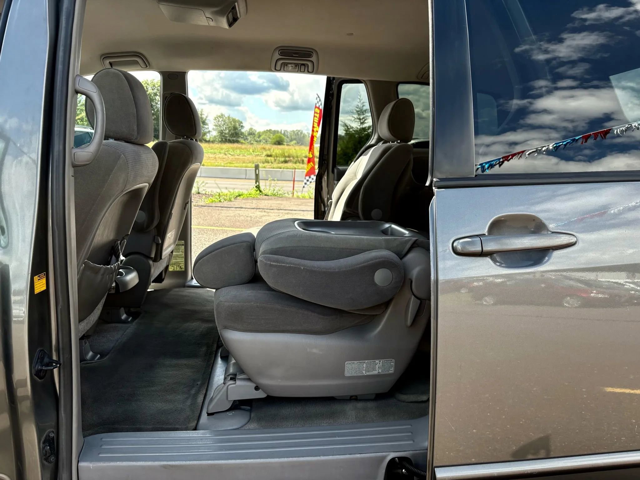 Used 2005 Toyota Sienna LE image 17