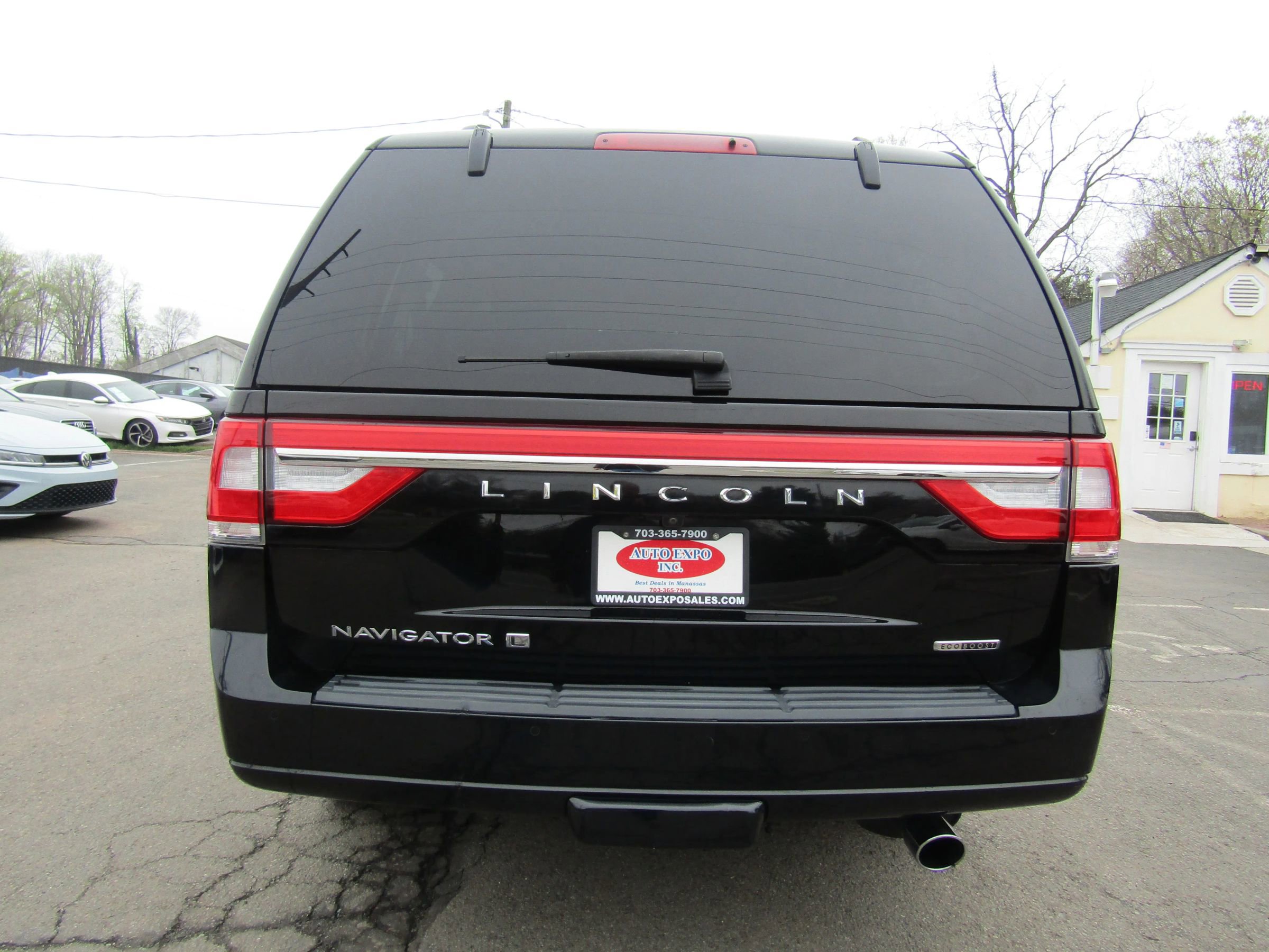 Used 2016 Lincoln Navigator L Select AWD/4WD image 6