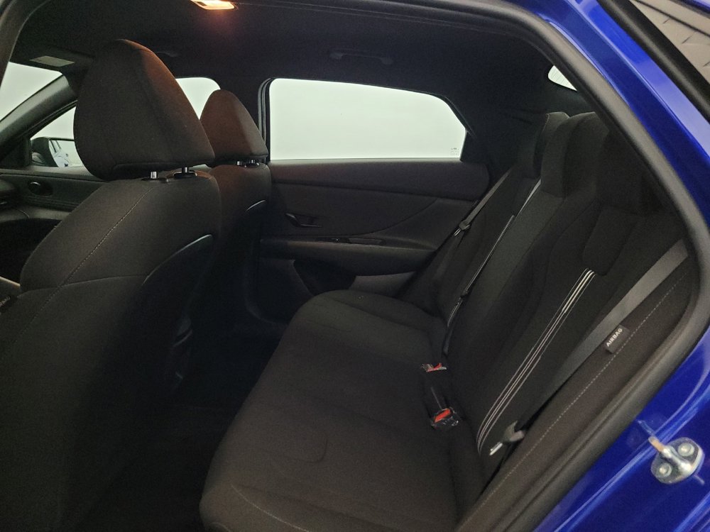 Used 2025 Hyundai Elantra Sport FWD image 18