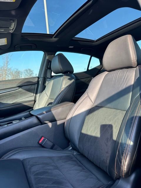 Used 2022 Nissan Maxima SR w/ Sport Mat Group FWD image 22