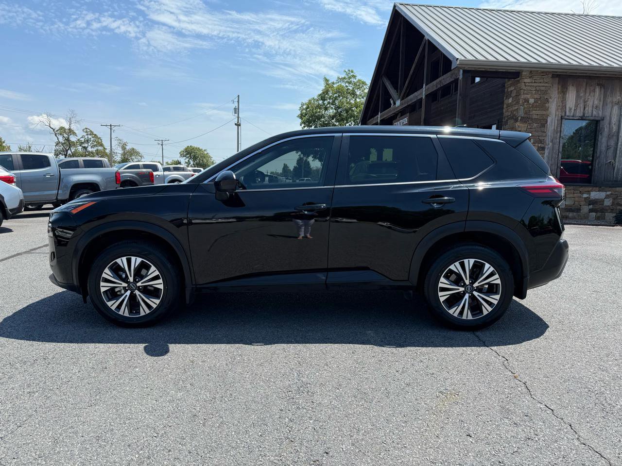 Used 2023 Nissan Rogue SV FWD image 3