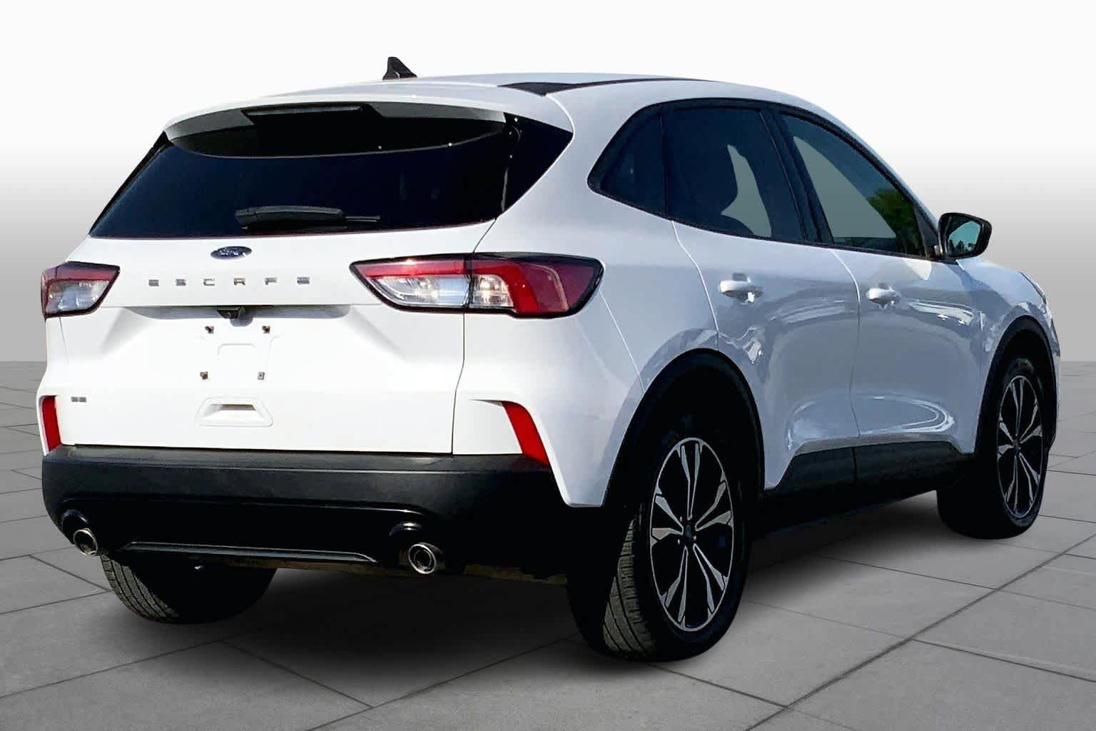 Certified 2022 Ford Escape SE w/ SE Sport Appearance Package FWD image 13