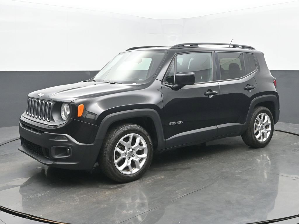 Used 2017 Jeep Renegade Latitude FWD image 4