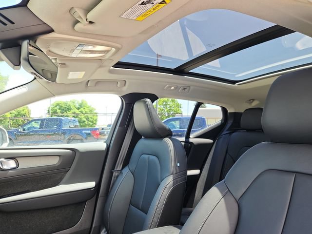 New 2025 Volvo XC40 B5 Ultra w/ Climate Package AWD/4WD image 24