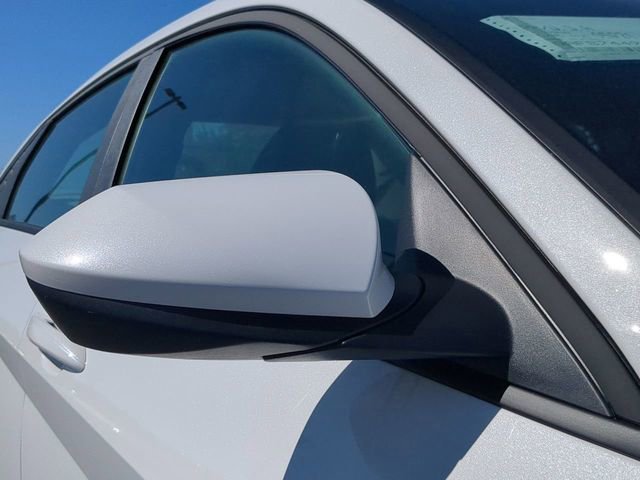 Used 2025 Hyundai Elantra SE image 11