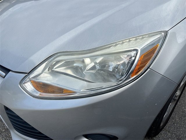 Used 2013 Ford Focus SE w/ SE Winter Pkg image 9