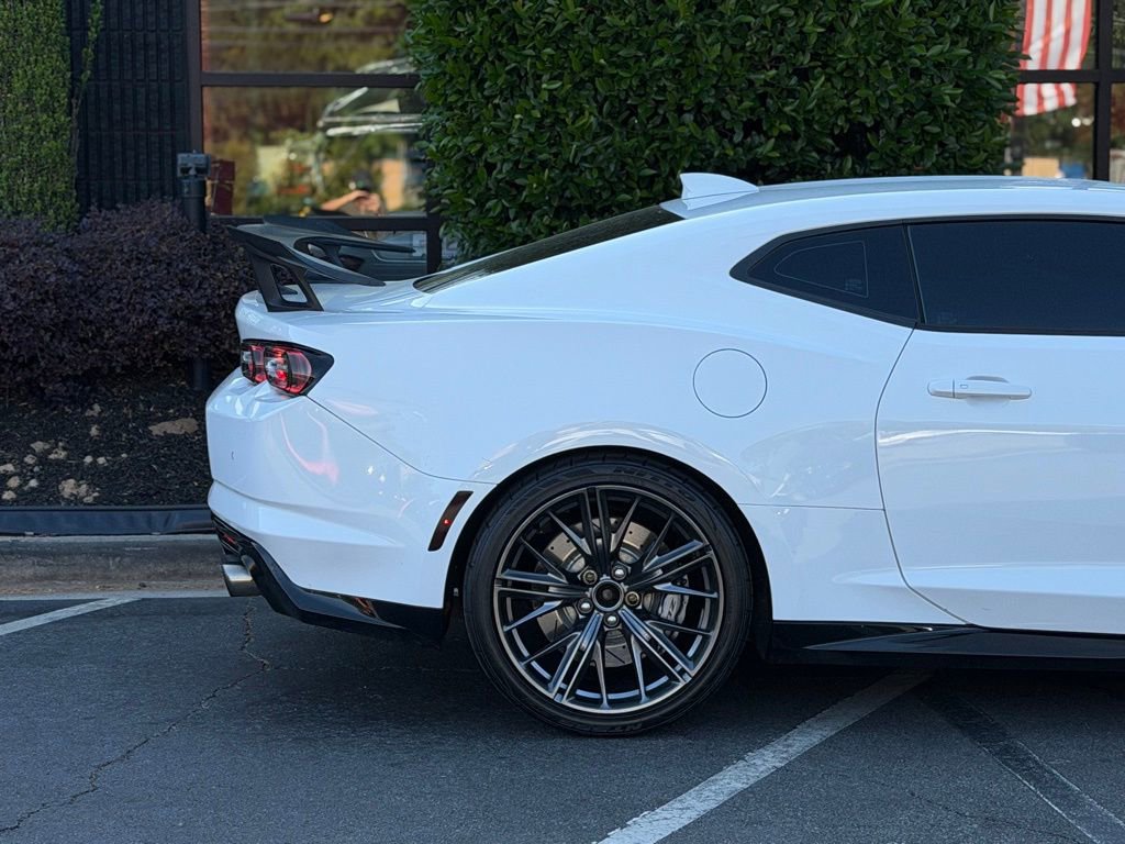 Used 2019 Chevrolet Camaro ZL1 RWD image 21