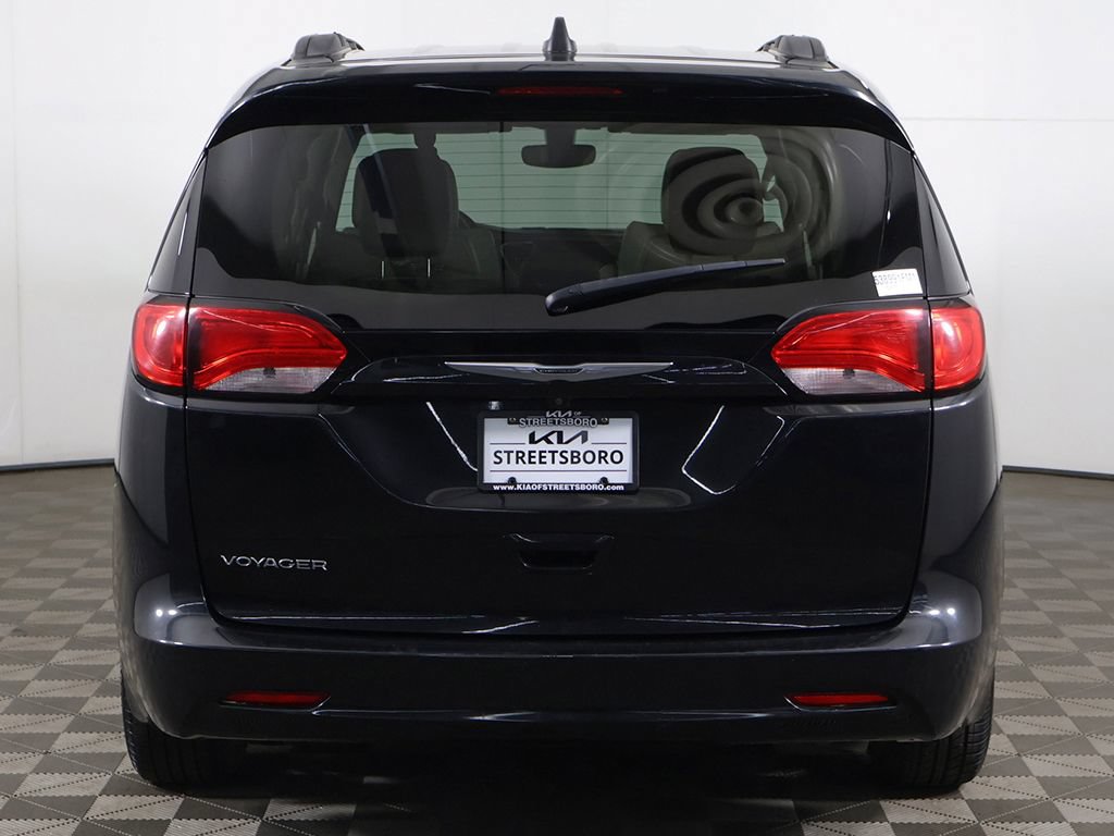 Used 2021 Chrysler Voyager Lxi FWD image 9