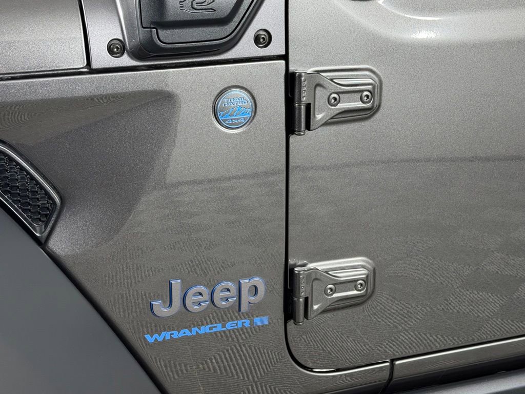 Used 2023 Jeep Wrangler Unlimited w/ Cold Weather Group AWD/4WD image 13
