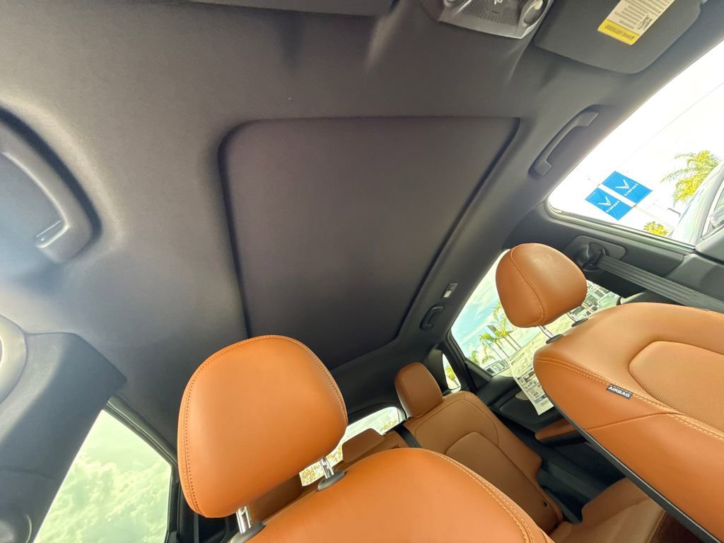 New 2025 VinFast VF 8 Plus AWD/4WD image 14