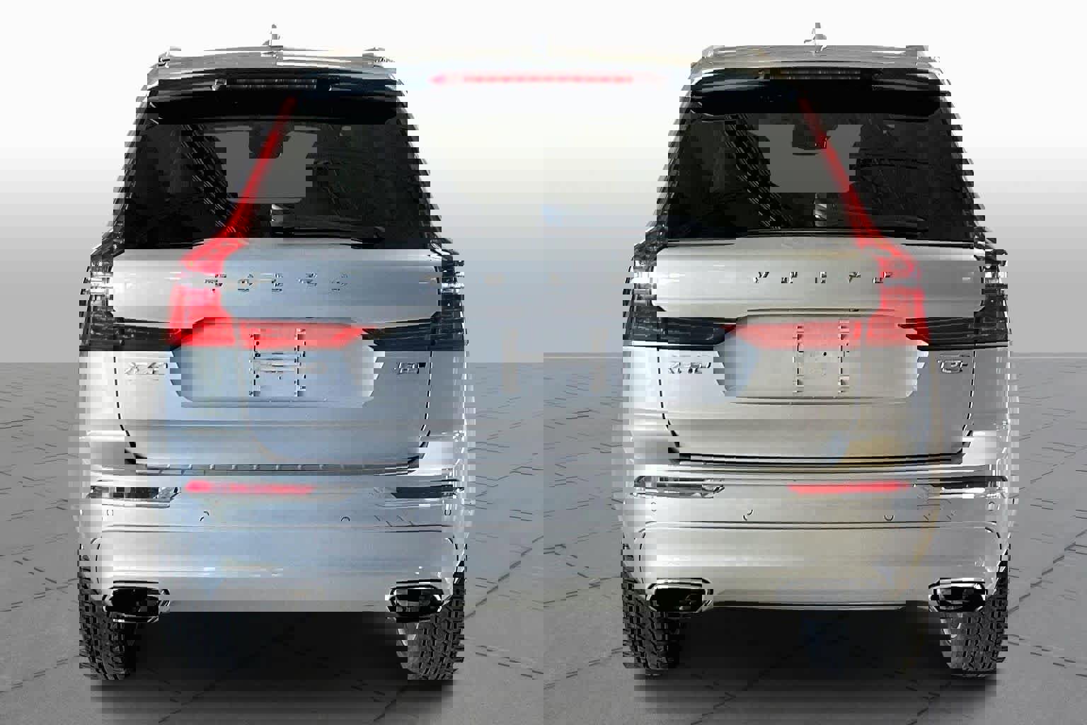 Used 2018 Volvo XC60 T5 Inscription w/ Convenience Package image 4