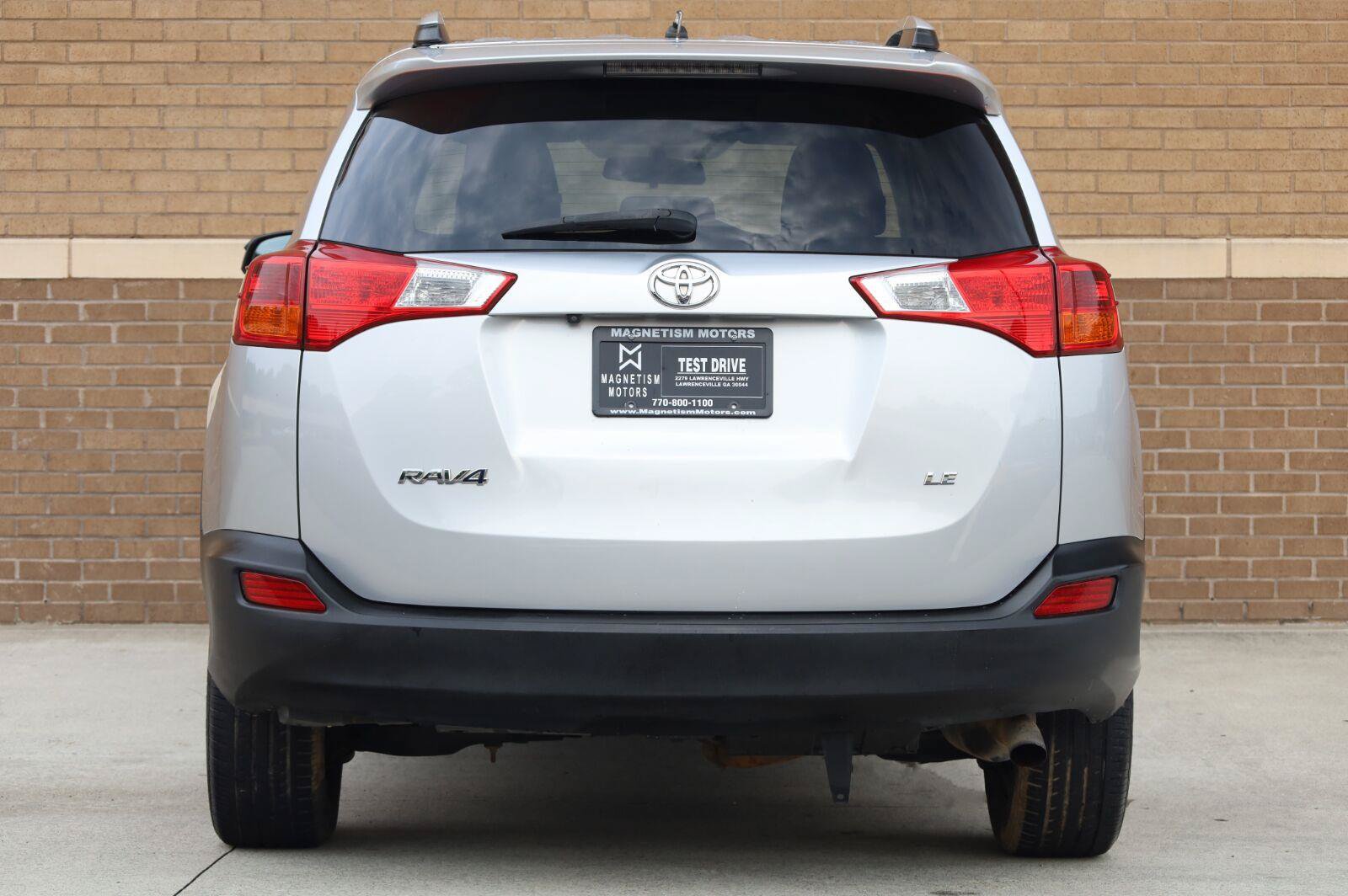 Used 2015 Toyota RAV4 LE FWD image 10
