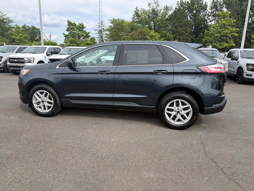 Used 2024 Ford Edge SEL w/ Convenience Package AWD/4WD image 2