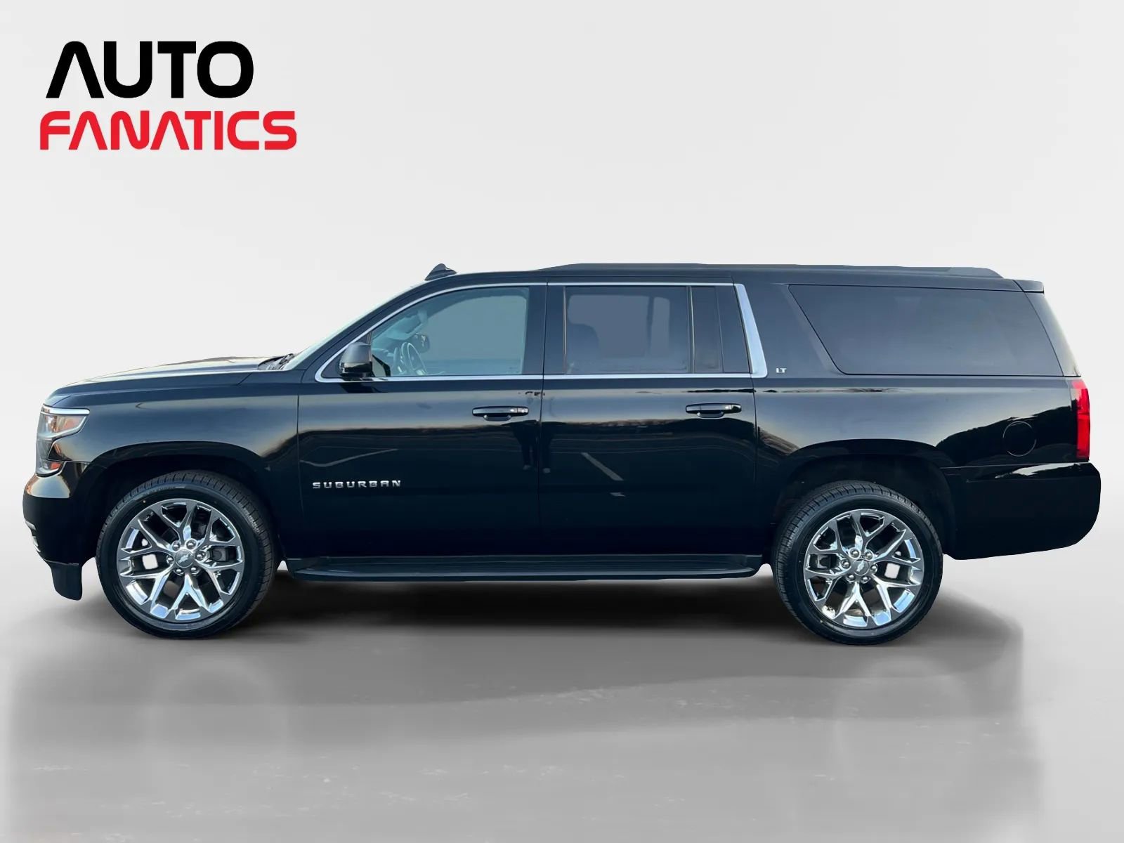 Used 2018 Chevrolet Suburban LT w/ Luxury Package image 2