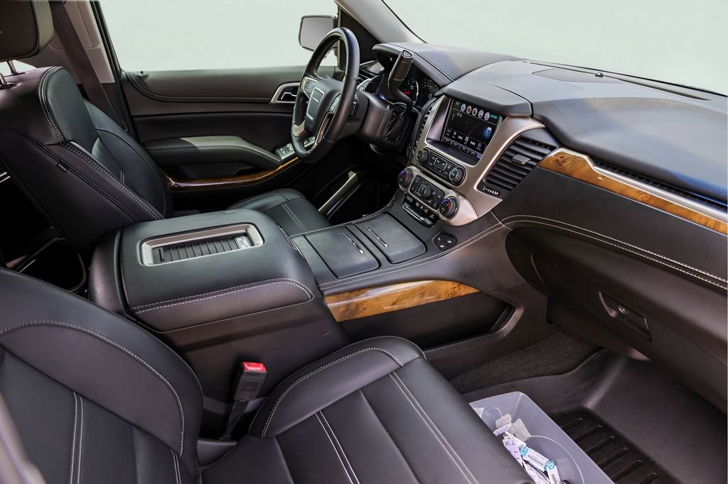 Used 2017 GMC Yukon Denali w/ Open Road Package AWD/4WD image 33