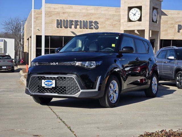 Certified 2025 Kia Soul LX image 3