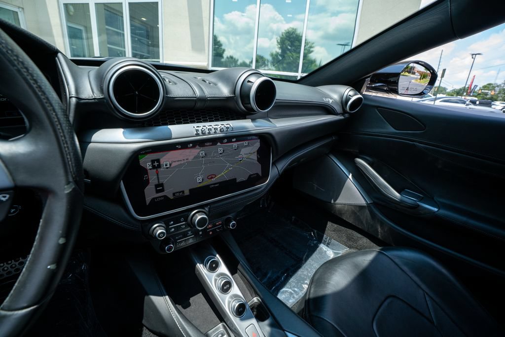 Used 2019 Ferrari Portofino RWD image 39