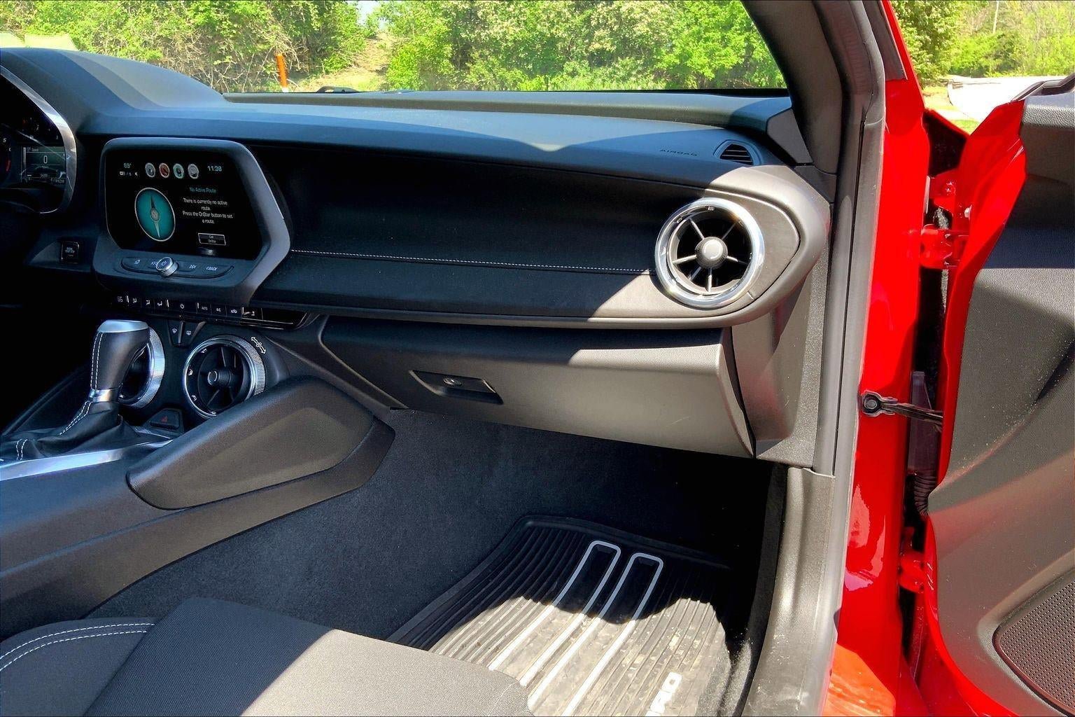 Used 2018 Chevrolet Camaro LT w/ Technology Package RWD image 14